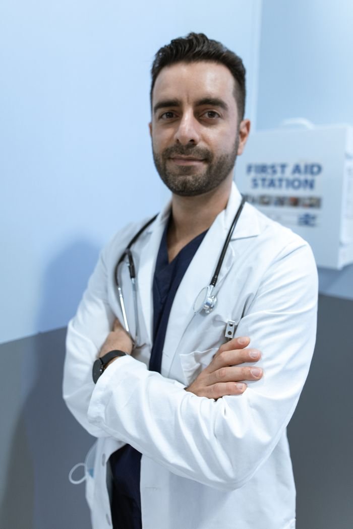 Dr. Andrés Molina, instructor de Medicina Interna en Medixapp